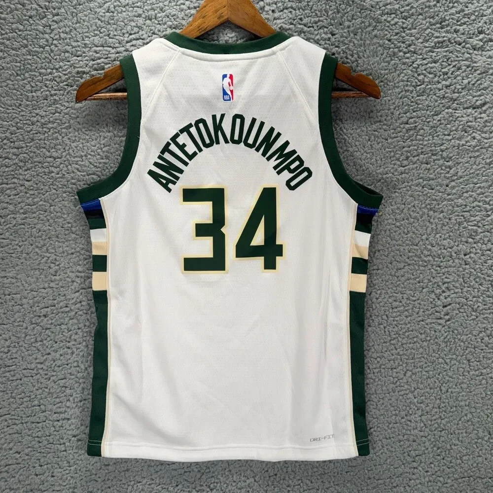 Youth Milwaukee Bucks Giannis Antetokounmpo Nike Swingman Jersey Size M 10/12